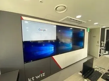 KT Wiz 수원경기장 - 이미지 1