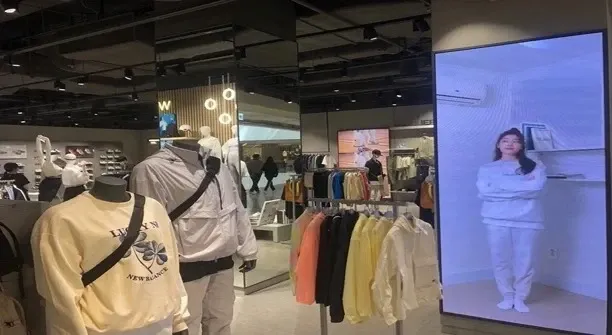 뉴발란스 뉴발란스 더현대백화점 서울 - 이미지 1