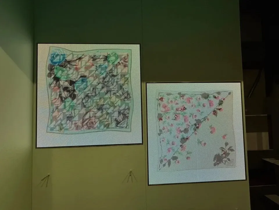 프라다 갤러리아백화점 웨스트 - 이미지 1