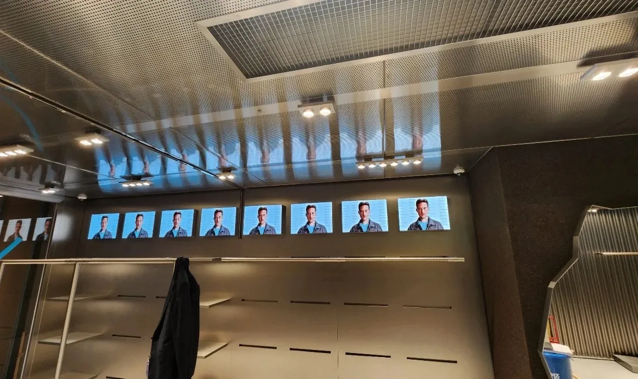 스톤아일랜드 롯데백화점 명동 - 이미지 1