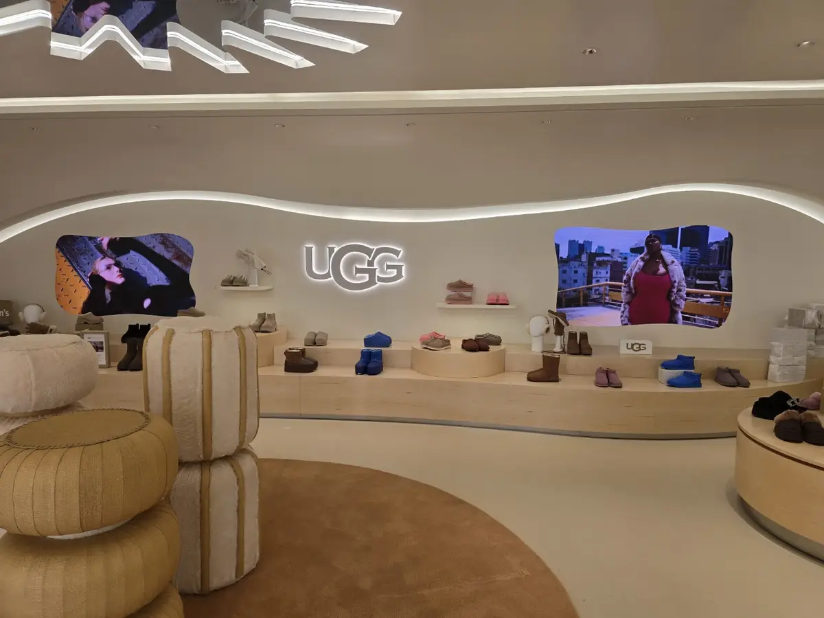 어그 도산 플래그십